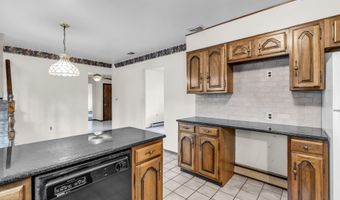 11 Phillips Mills Dr, Middletown, NJ 07748