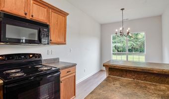 304 PARK VILLAGE Dr, Alabaster, AL 35007