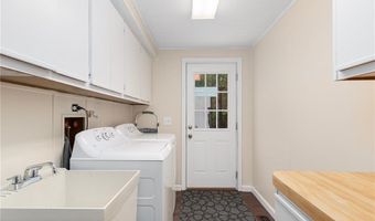 2 Milton Ln, Coventry, RI 02816