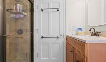 705 Overlook Dr, Alliance, OH 44601