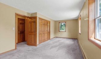 9 Iriquois Dr, Ashburnham, MA 01430