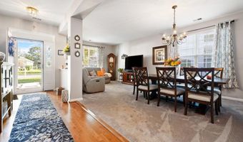 24 POND VIEW Cir, Barnegat, NJ 08005