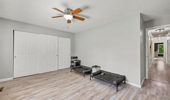 806 Hollyridge Dr, Ballwin, MO 63011