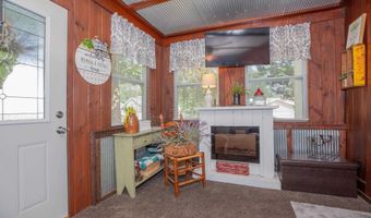 207 N Smith St, Owensville, IN 47665