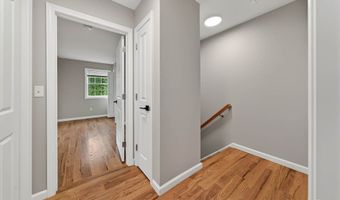 33 W End Ave B, Branford, CT 06405