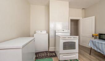 31 Drummond St, Auburn, ME 04210