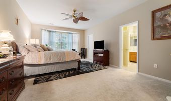 24 Pond View Cir, Barnegat, NJ 08005