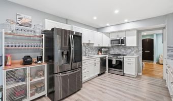 4936 SAUQUOIT Ln, Annandale, VA 22003