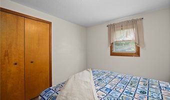 923 Hillside Dr, Amherst, OH 44001
