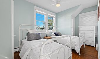 112 8TH St E, Beach Haven, NJ 08008