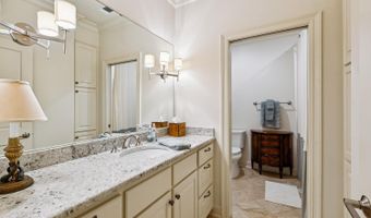 18560 Amen Cor, Baton Rouge, LA 70810