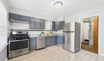 916 Alhambra Dr, Anderson, IN 46012