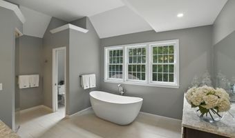 4 Brushwood Dr, Atkinson, NH 03811