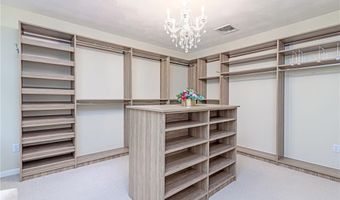 36 Beauchamp Dr, North Kingstown, RI 02874