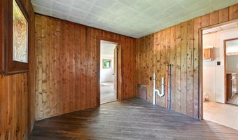 570 McGrath Pond Rd, Belgrade, ME 04917