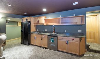 550 Greentree Ln NE, Ada, MI 49301