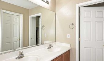 1821 W KURALT Dr, Anthem, AZ 85086