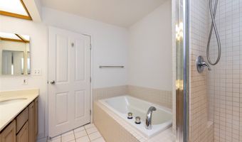 1317 Moanalualani Way 13C, Honolulu, HI 96819