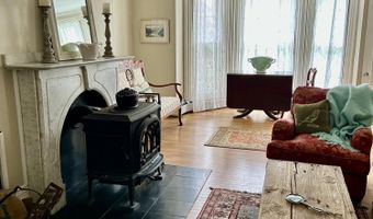 53 Congress St, Belfast, ME 04915