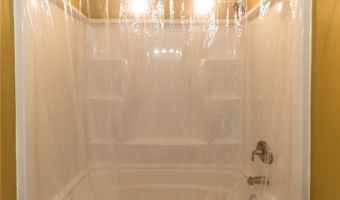 126 Greenbriar Dr, Aurora, OH 44202