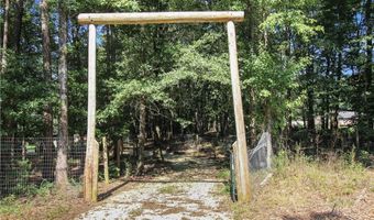 429 LEE ROAD 394, Auburn, AL 36832