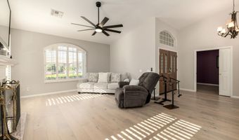 5733 S AMBERWOOD Dr, Chandler, AZ 85248