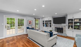 647 Waterford Ridge Dr, Ballwin, MO 63021