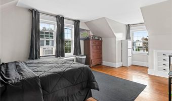 190 Auburn St, Cranston, RI 02910