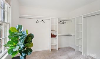 10016 Whitethorn Dr, Charlotte, NC 28277