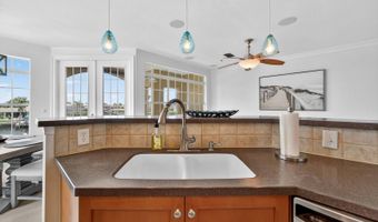 6428 Sunset Bay Cir, Apollo Beach, FL 33572