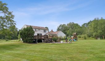2 Winsome Lea Rd, Falmouth, ME 04105