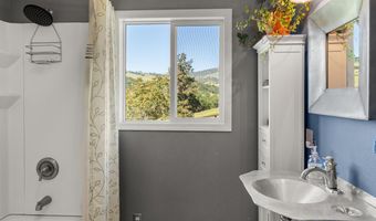 2140 N Valley View Rd, Ashland, OR 97520