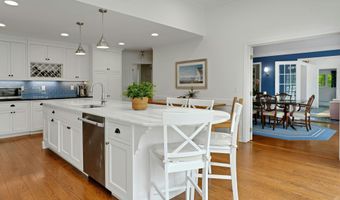 58 Knollwood Ln, Darien, CT 06820