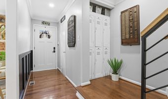 661 N ARMISTEAD St, Alexandria, VA 22312