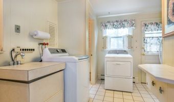 19 W Lakeview Rd, Alloway, NJ 07460