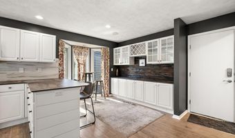 9820 Snow Pointe Dr SE, Alto, MI 49302