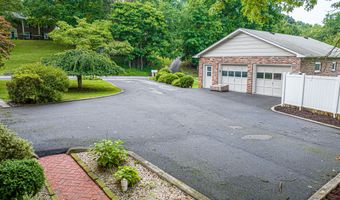142 NE Hillside Dr, Abingdon, VA 24210
