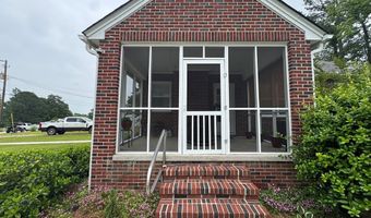 422 E Savannah St, Calhoun Falls, SC 29628