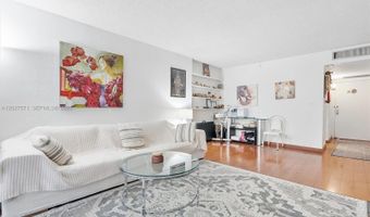 20400 W Country Club Dr 214, Aventura, FL 33180