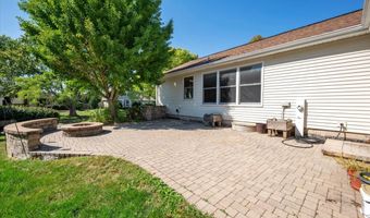 721 Brentwood Ct, Algonquin, IL 60102