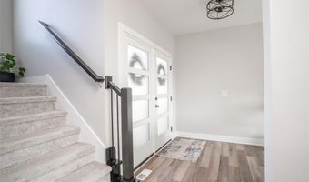 3217 Lakeview Dr SE, Altoona, IA 50009