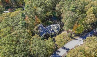 10 Barrington Dr, Bedford, NH 03110