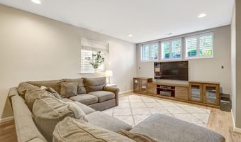 20405 SAVIN HILL Dr, Ashburn, VA 20147