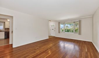 87 Buckingham Dr, Albany, NY 12208