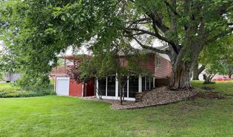 841 Country Club Dr, Akron, IA 51001