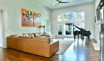 460 Club Dr, Aurora, OH 44202