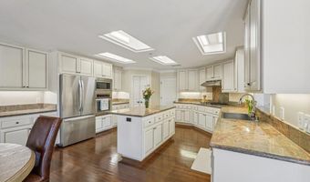 707 S Live Oak Park Rd, Fallbrook, CA 92028