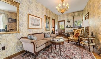 305 N Main St, Alma, WI 54610