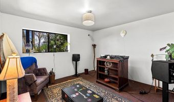 1365 Piiholo Rd, Makawao, HI 96768