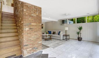 7413 REBECCA Dr, Alexandria, VA 22307